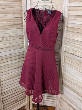 Lulus Sleeveless Skater Dress; Sleeveless; Wine/Burgundy; Medium